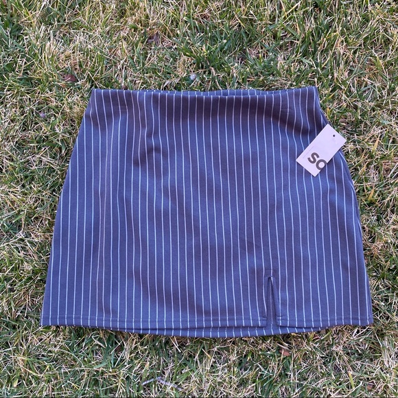 SO Gray Pin Stripe Pencil Slit Mini Skirt - Picture 4 of 6